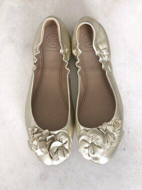 New! NWOT Tory Burch ballet flats / leather shoes, blossom flowers gold almond